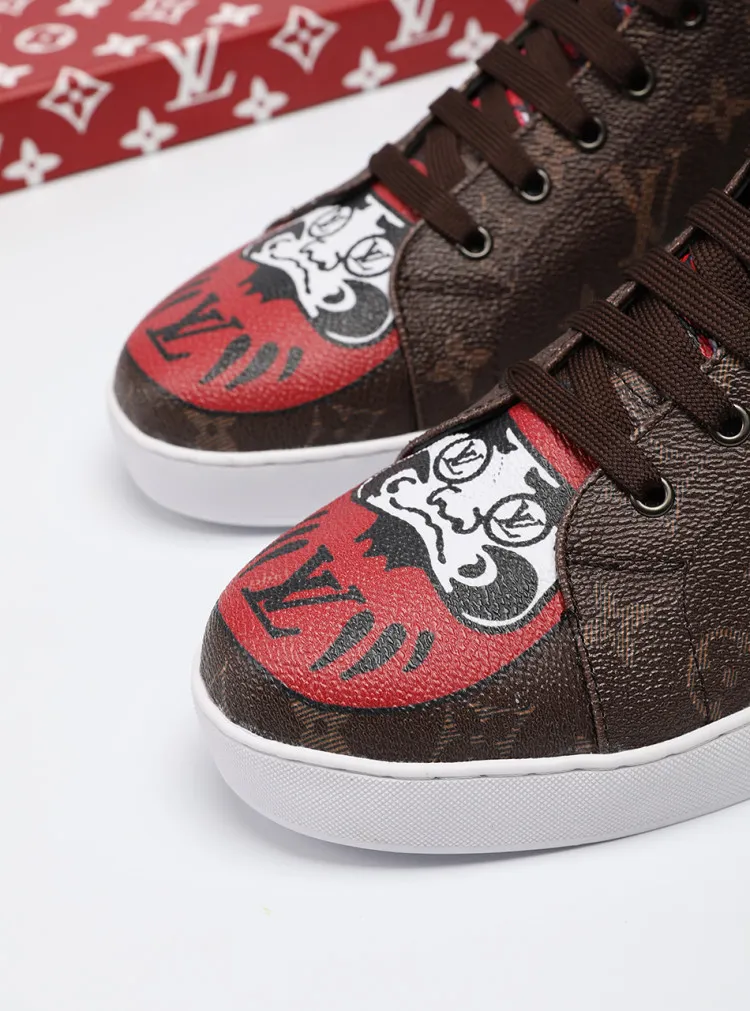 Factory price: 400💰 [LV] Animal series limited edition high-top sports shoes for men, L classic print, new autumn and winter style, original replica, 1:1 Counter quality, the fabric is Italian 🇮🇹 imported cowhide ➕🇮🇹 pure sheepskin lining ➕ original outsole, 🔍🔍 high quality, you can go in and out of the counter at will, welcome to compare, the outsole line will never be unglued, all sellers are welcome to sell in the picture above, can be shipped in one piece, code number: 38-44 (45 codes can be customized)